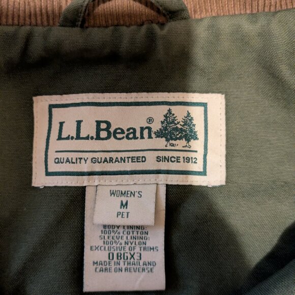 Women's L.L. Bean Barn Jacket *petite* - Picture 3 of 5